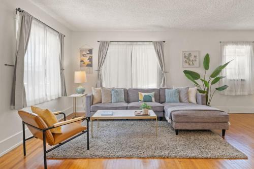 Belmont Heights House | Walk to Beach - Beach Gear - Easy Parking