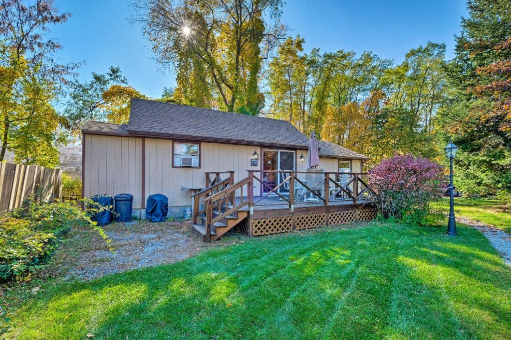Bolton Landing House | Walk to Beach! Bolton Landing Cottage with Deck