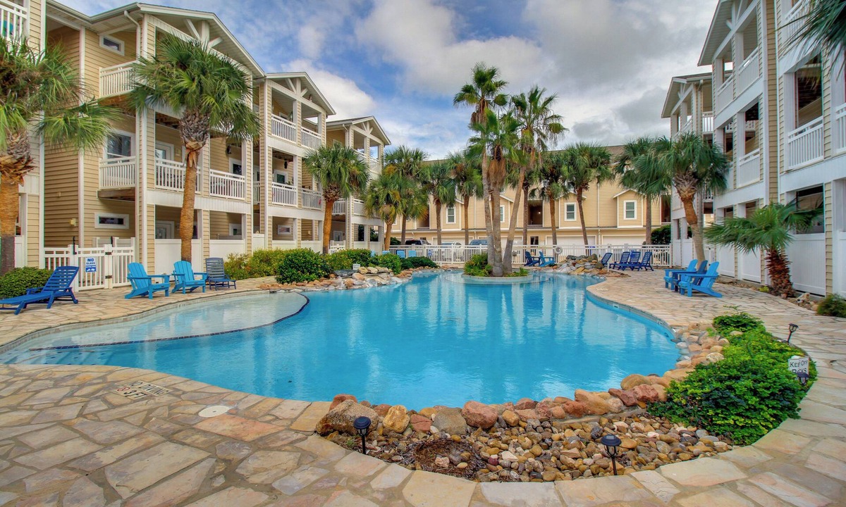Corpus Christi House | Walk to Beach & Dining: Corpus Christi Townhome