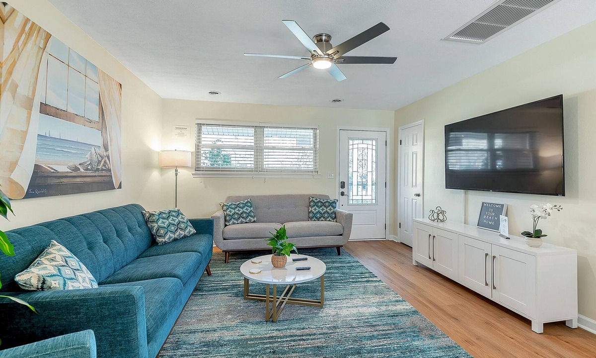 Bayview House | Walk to Beach! Fully Updated with a Hot tub!