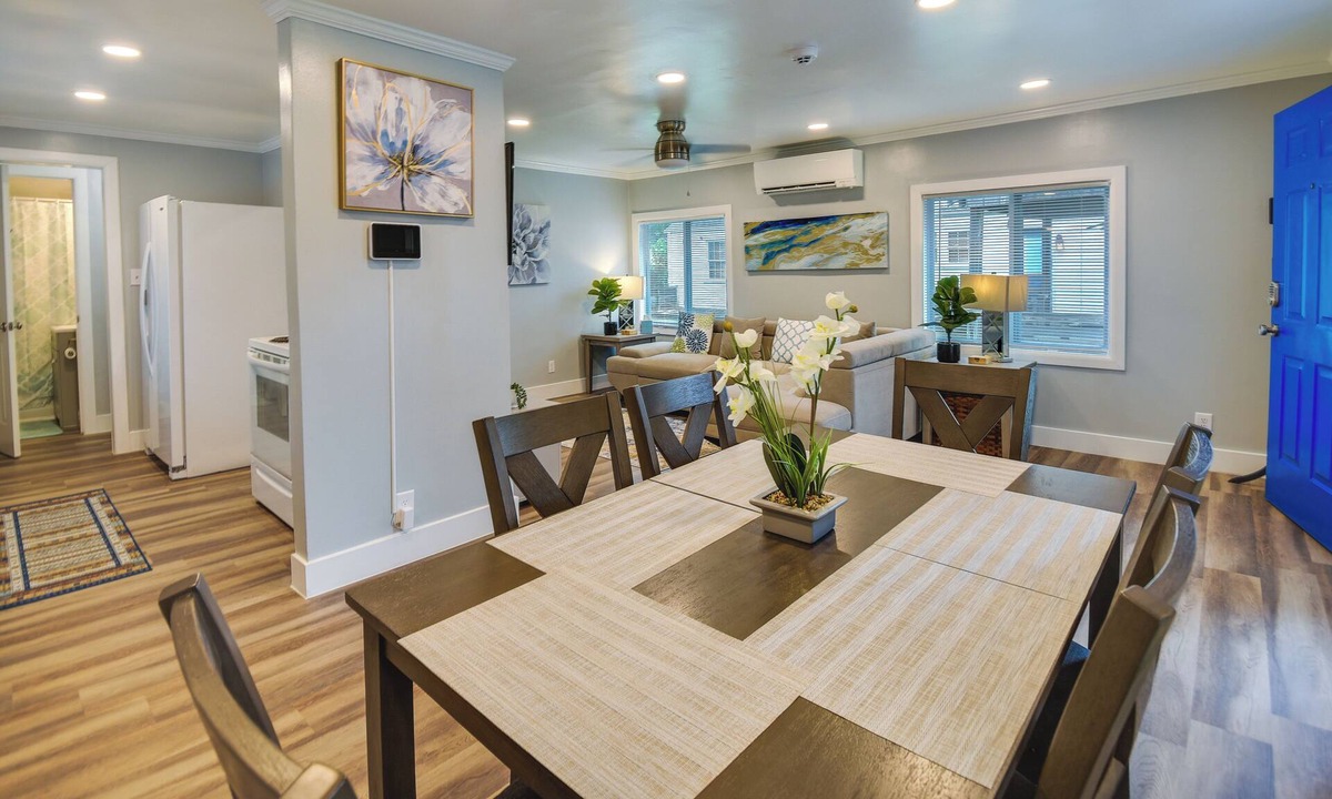 Buckroe Beach Cottage | Walk to Beach: Hampton Home w/Grill!