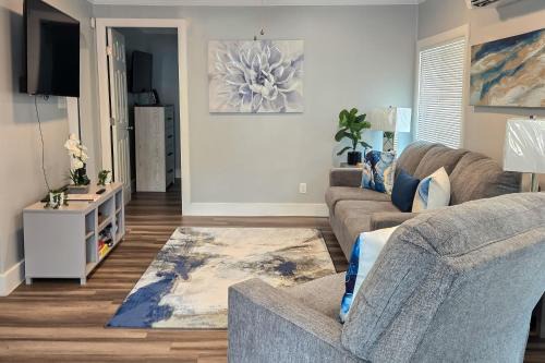 Buckroe Beach House | Walk to Beach Hampton Home with Grill!