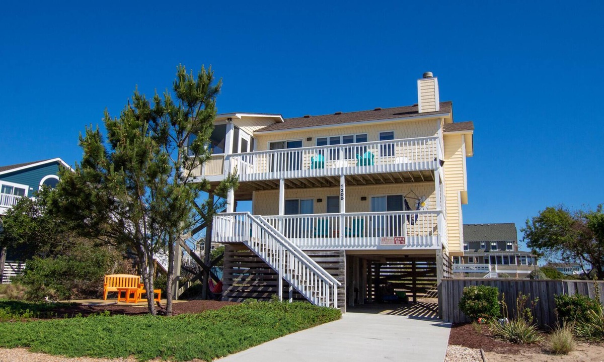 Ocean Hill House | Walk to Beach, Lighthouse & Historic Corolla, Near Corolla Adventure Park, Pool & Hot Tub