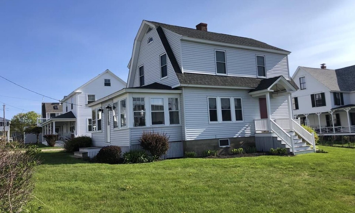 York Beach House | Walk to Beach, Ocean views