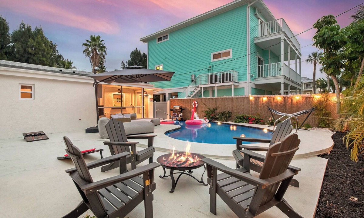 Redington Beach House | Walk to Beach- Private Pool Mini Golf Firepit