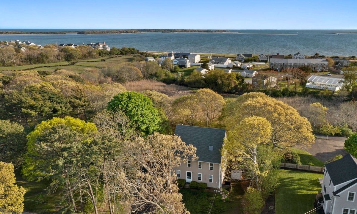 West Yarmouth House | Walk to Beach | Screened Porch | Family Friendly