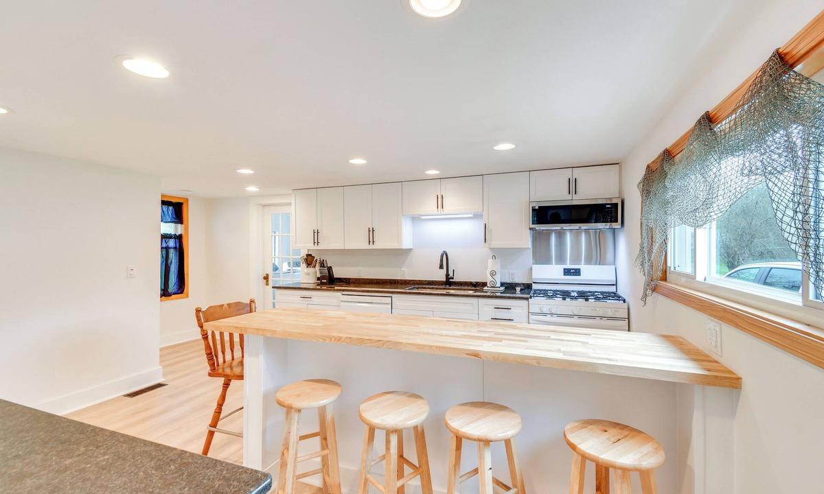 Sodus Point House | Walk to Beach! Sodus Point Escape w/Private Yard