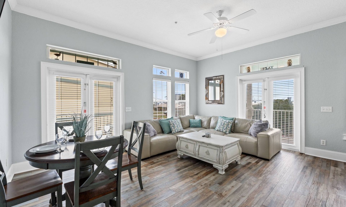 El Centro Beach House | Walk to Beach! 3BR Townhome w/Ocean View Balcony, Grill & Parking in West End