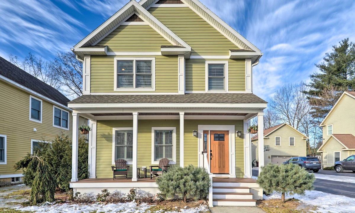 Saratoga Springs House | Walk to Belmont Stakes! Retreat w/Game Room & Gym