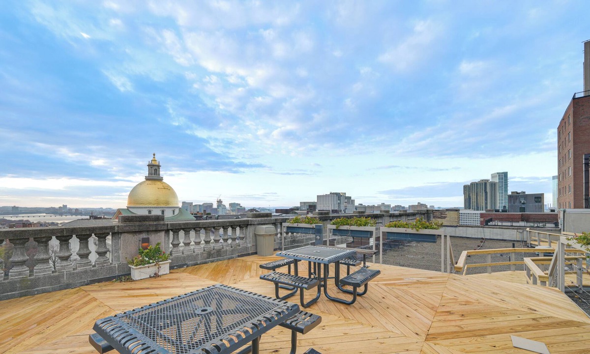 Beacon Hill Apartment | Walk to Boston Common: Bright Apt w/Rooftop Deck