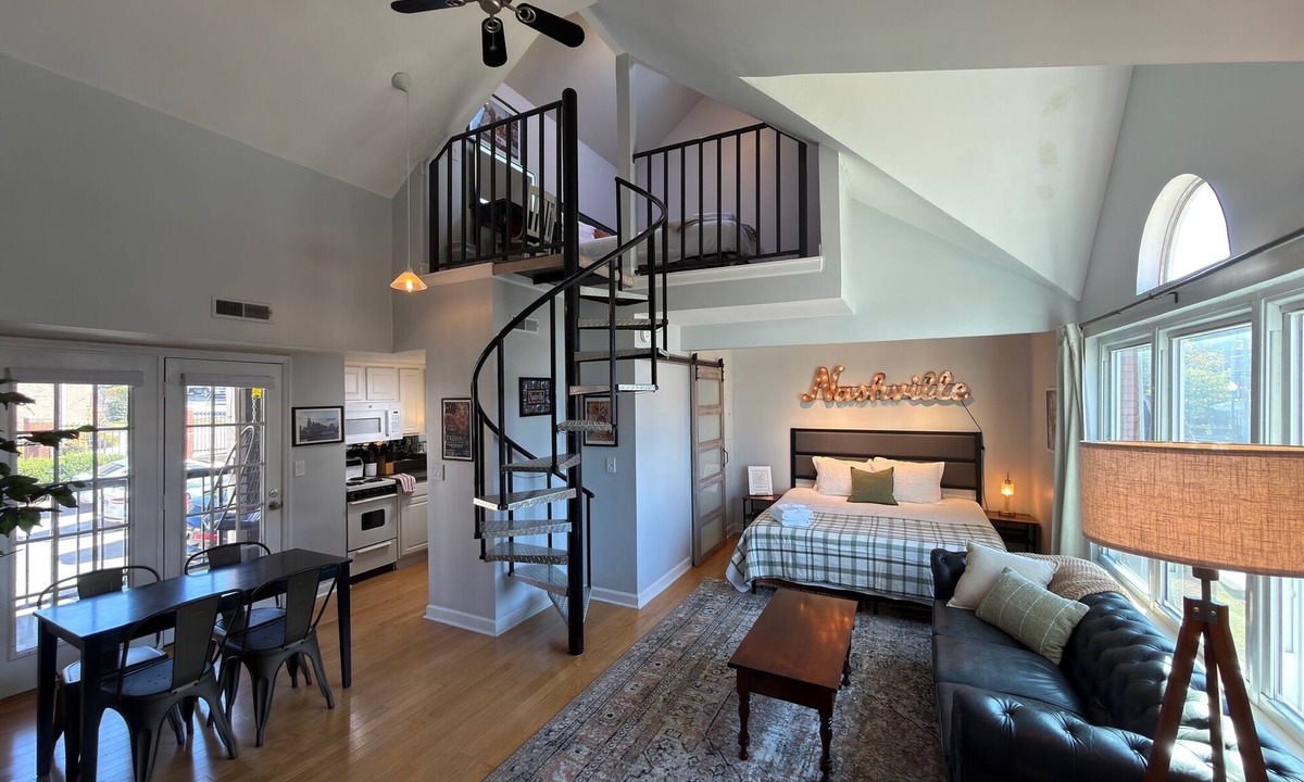 Rutledge Hill Condo | Walk to Broadway - Free Parking - Cozy Condo