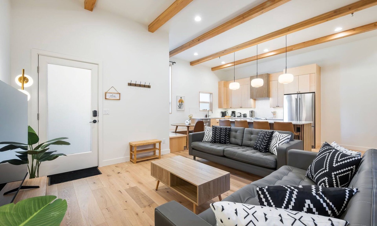 Minor House | Walk to CapHill 4B2B w/Rooftop Deck EV charging