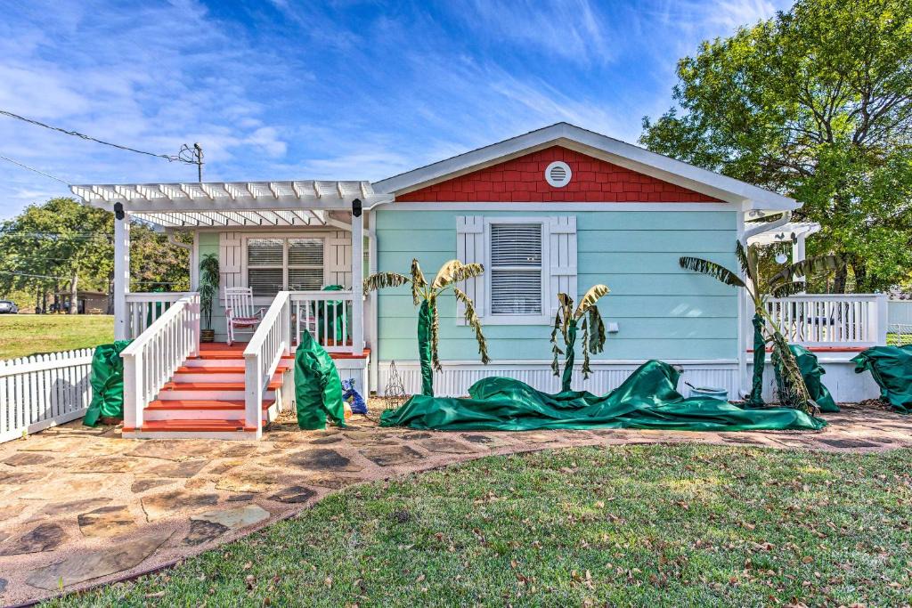 Tool House | Walk to Cedar Creek Reservoir: Home w/Fire Pit!