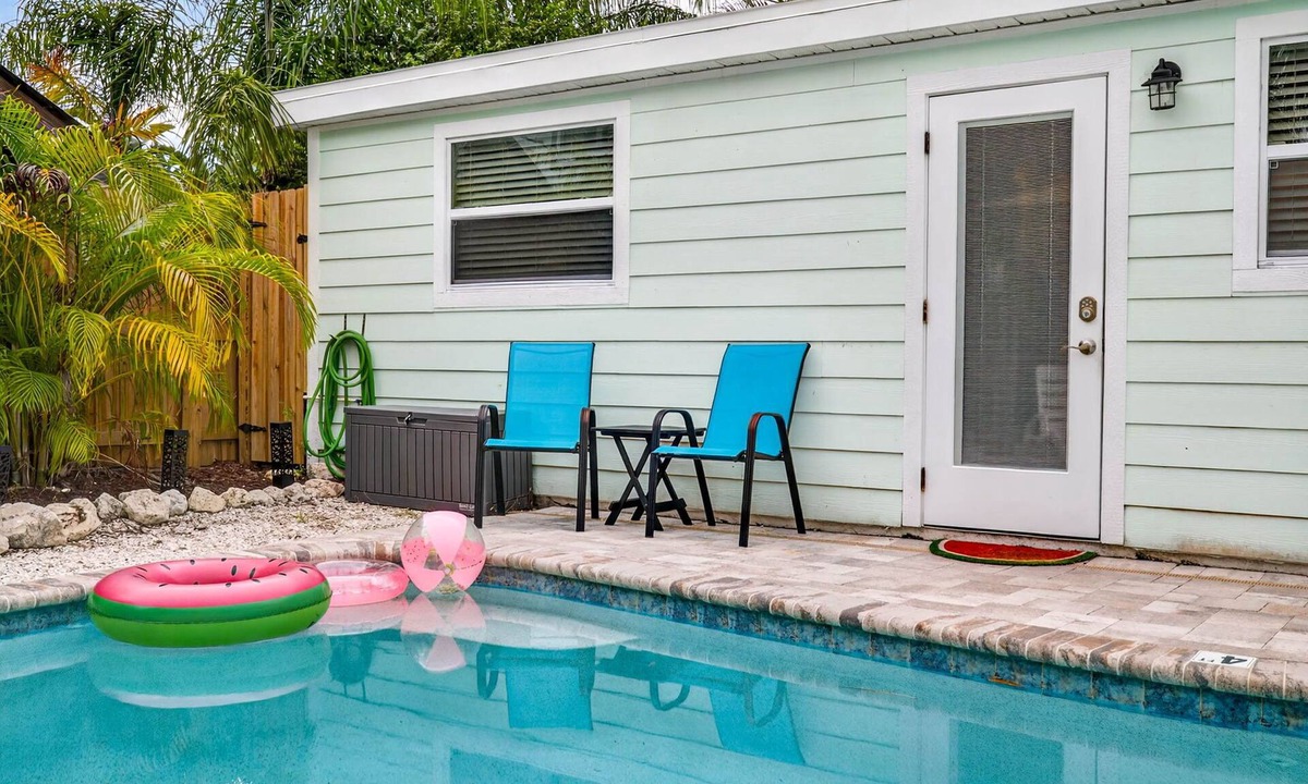 Bay Esplanade House | Walk to Clearwater Beach and Make Memories