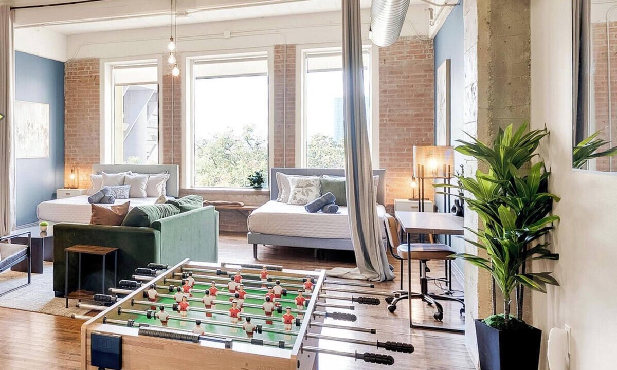 Downtown Dallas Apartment | Walk to Convention Ctr | Downtown UrbanLoft | Sleeps 8