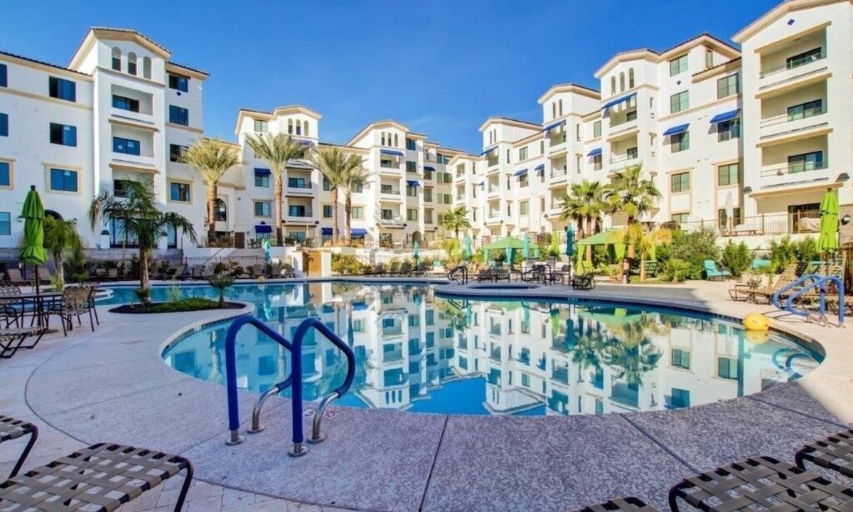 Ocotillo Condo | Walk to Dining | Modern Condo + Resort Pool