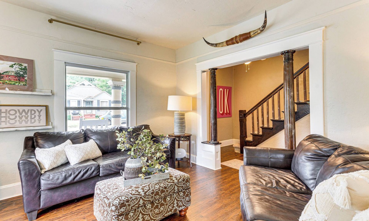 Guthrie Cottage | Walk to Downtown: Historic Guthrie Home on Mansur