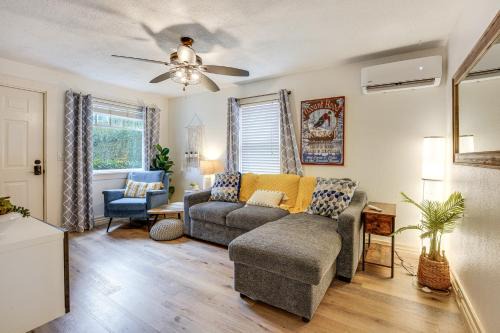 Camas House | Walk to Dtwn Camas: Pet-Friendly Retreat w/Yard!