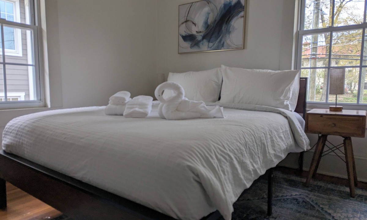 Durham Apartment | Walk to Duke & Dining Charming Historic 2BR