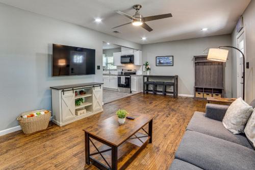 Commerce House | Walk to East Texas A&M! Home w/Pet-Friendly Yard