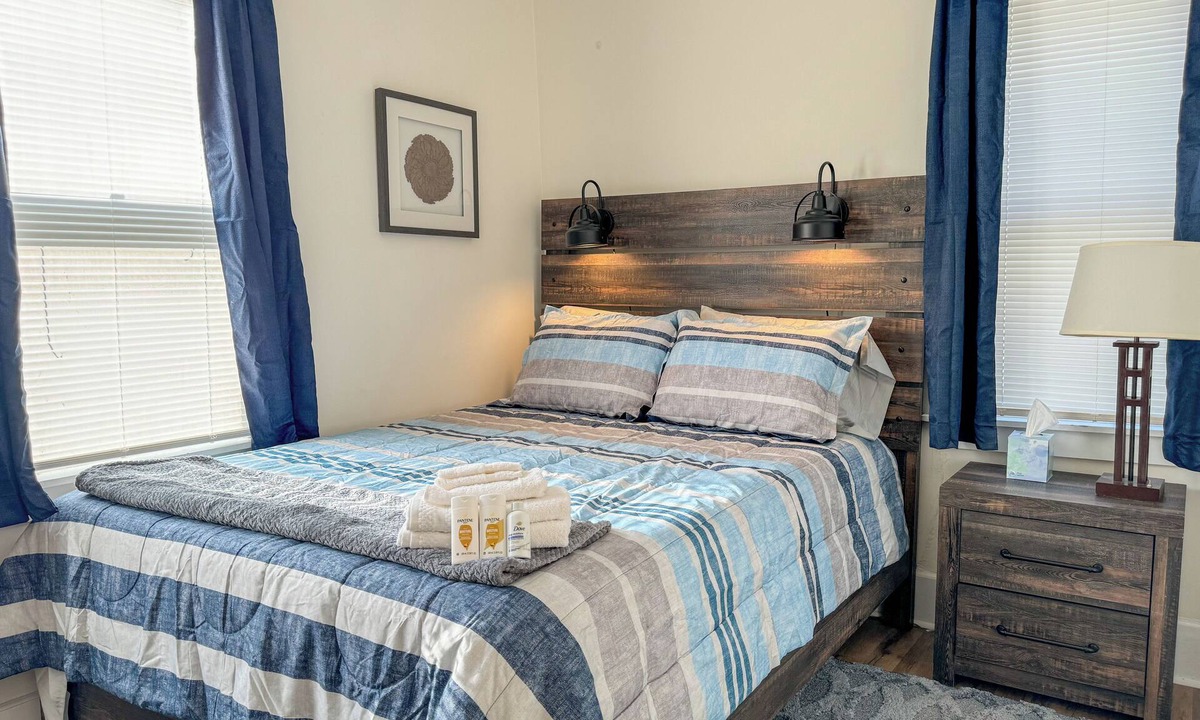 South End Apartment | Walk to Everything - Burlington - Lake Champlain -UVM