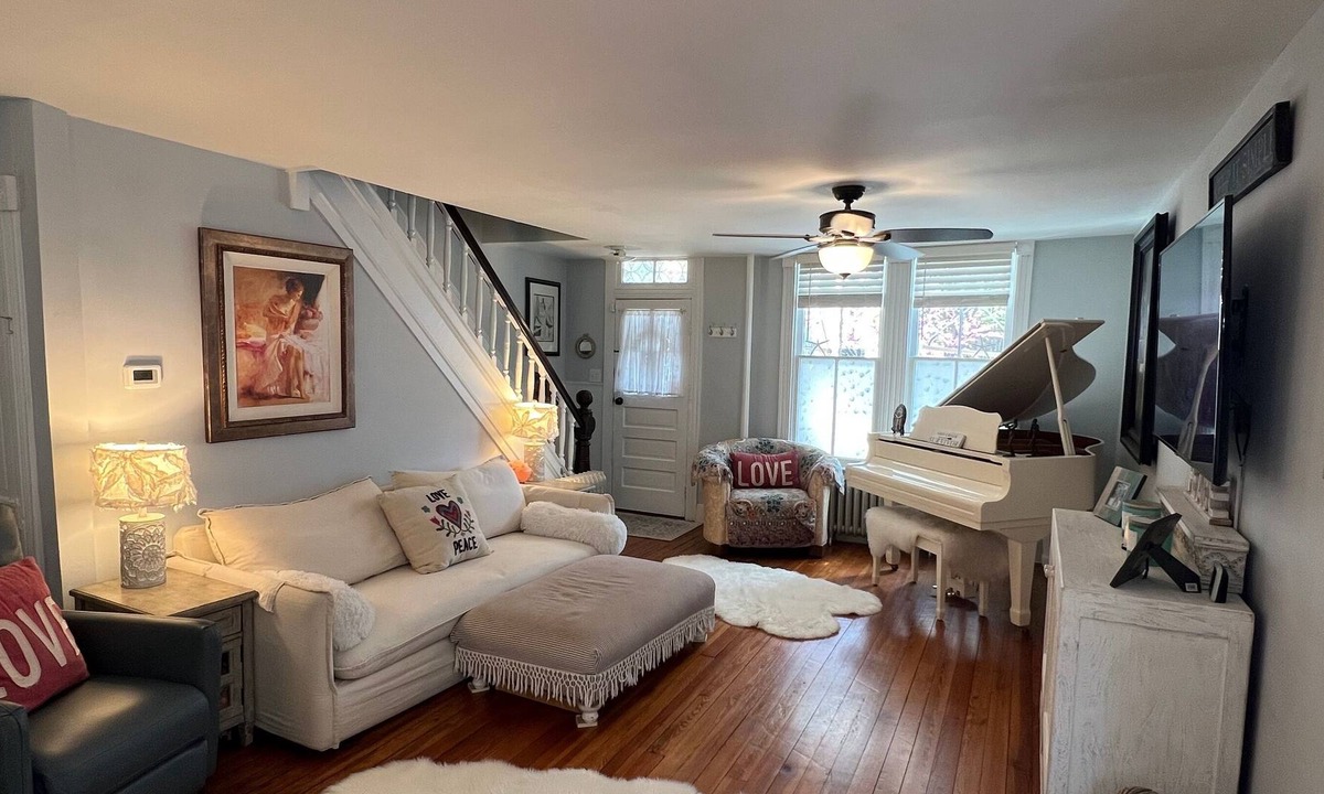 Annapolis Cottage | Walk to everything! Downtown Historic Annapolis “Arts District”