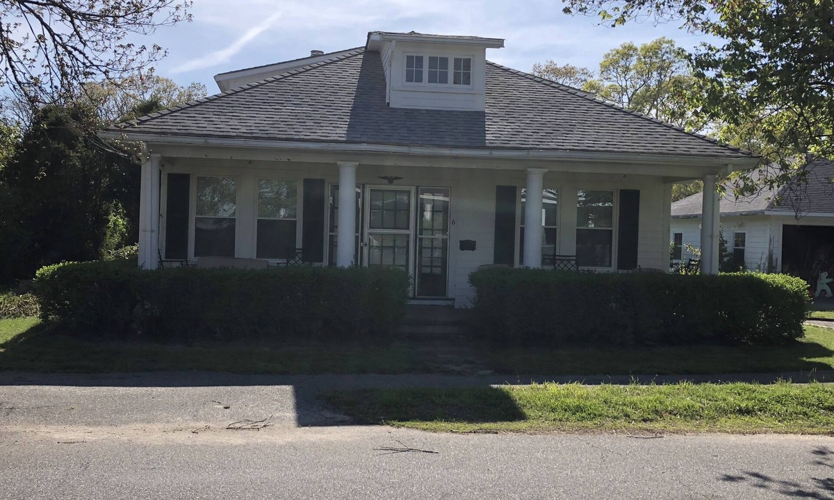 Falmouth Heights House | Walk to Falmouth Heights Beach from this Charming Cape Cod Bungalow. Sleeps 12.
