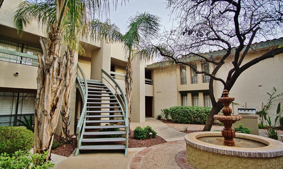 Cloisters Condo | Walk to Fashion Park! Phoenix Abode w/Pool Access