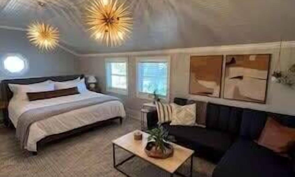 Freetown - Port Rico Condo | Walk to Festivals and Downtown Fun