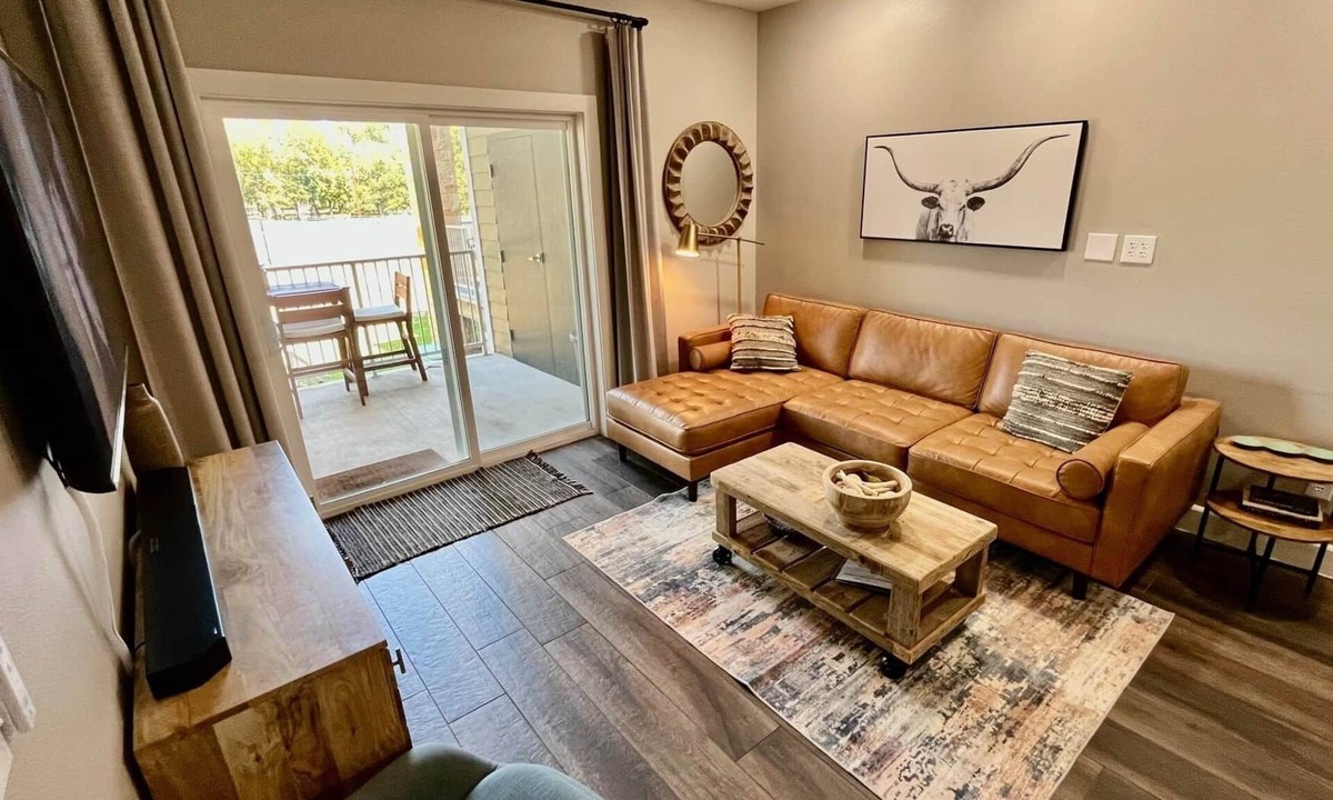 Gruene Apartment | Walk to Gruene Hall! | Riverfront Condo 3 BDRM