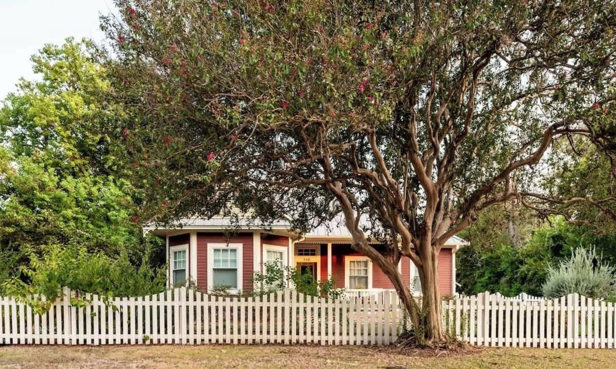 Round Top House | Walk to Henkel Square in RT | Curated & Charming