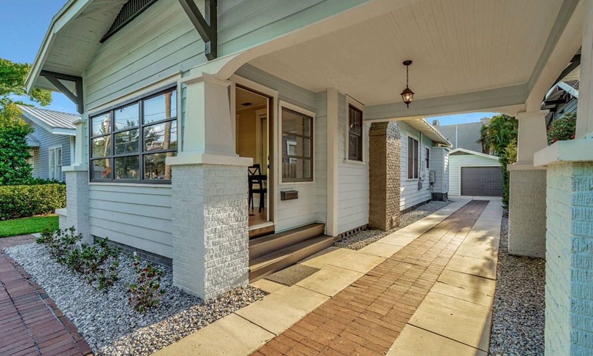 SoHo House | Walk to Hyde Park, Bayshore Blvd & SOHO Dining, Shopping & Nightlife! Stylish 3BR Tampa Retreat