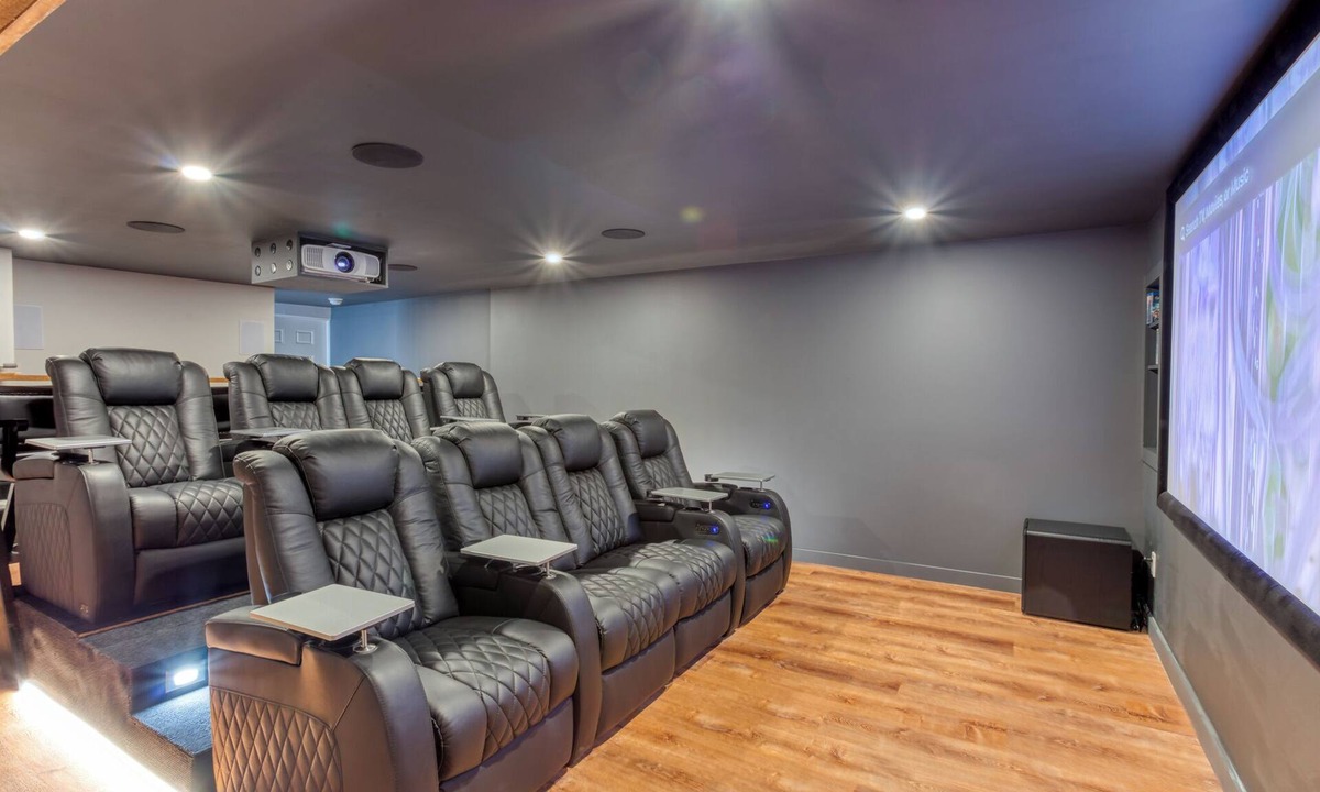 Haines Falls House | Walk to Kaaterskill Falls! 5BR w/Theater, Fire Pit & Game Room