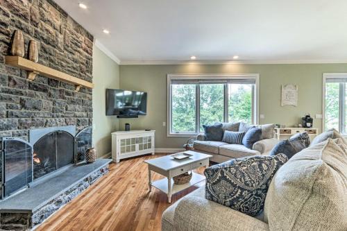 Middlefield House | Walk to Lake Middlefield Home with Fire Pit