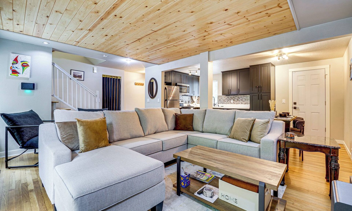 West Lake Stevens House | Walk to Lake Stevens: Duplex w/Fire Pit!