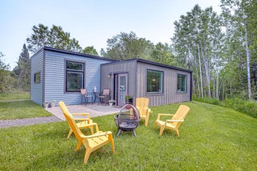 Cornucopia House | Walk to Lake Superior & Beach: Modern Retreat