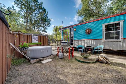 Lakeway Apartment | Walk to Lake Travis: Austin Tiny Home w/Hot Tub!