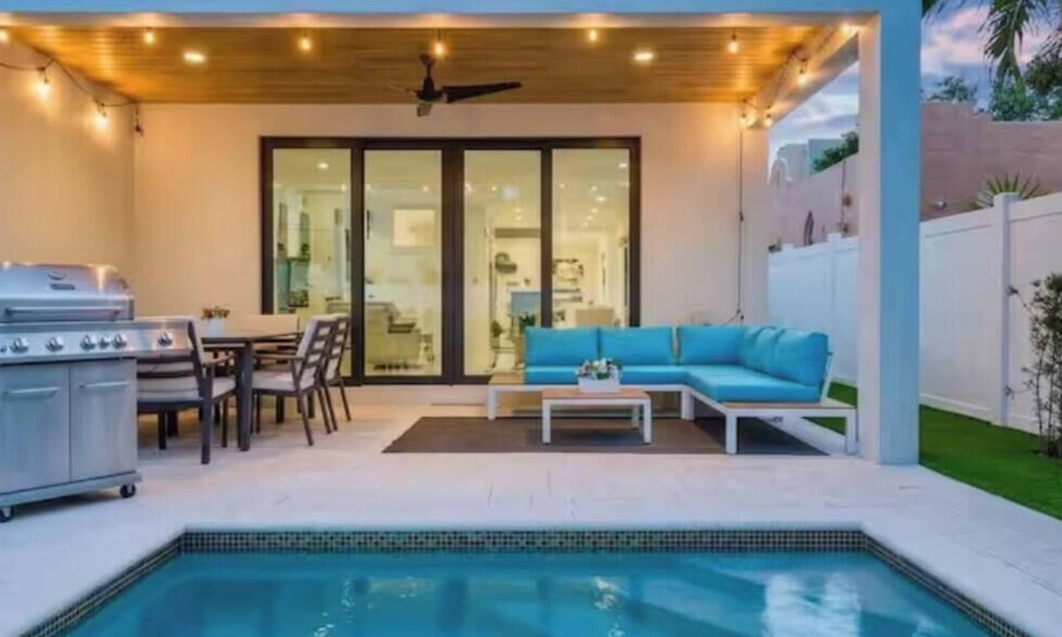 Colee Hammock House | Walk to LasOlas | 4BR | Htd Pool | 5 mins to Beach