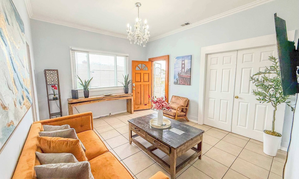 Bankers Hill House | Walk to Little Italy! Modern 3BR/2BA Gem