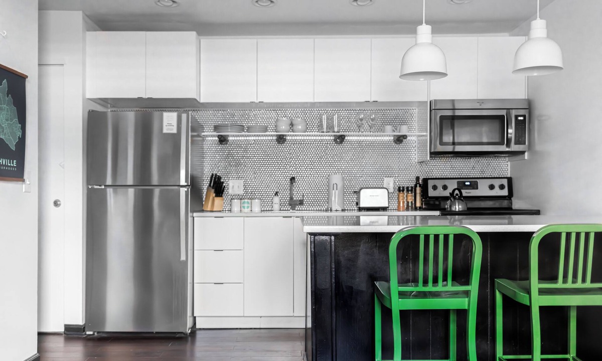 Rutledge Hill House | Walk to Live Music + DT | Shared Patio + Stylish Suite | SoBro Guest House #7