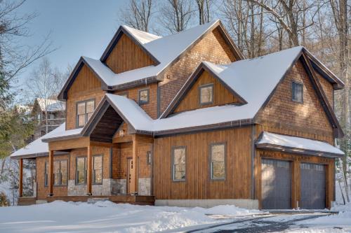Lincoln House | Walk to Loon Mtn Lift: Luxe Family Home w/Hot Tub