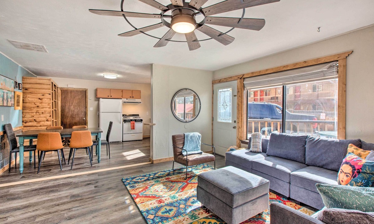 Red River Condo | Walk to Main St & Riverfront Trail: Mtn-View Condo