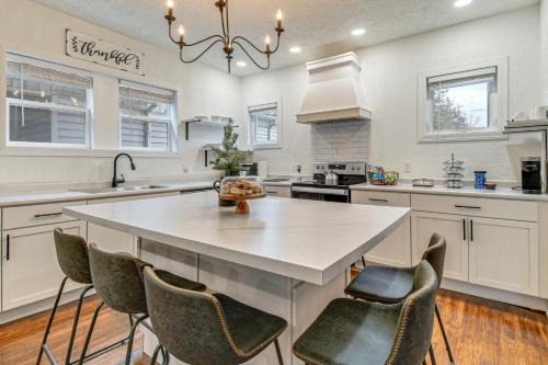 Huntington House | Walk to Marshall University: Home w/Private Yard!