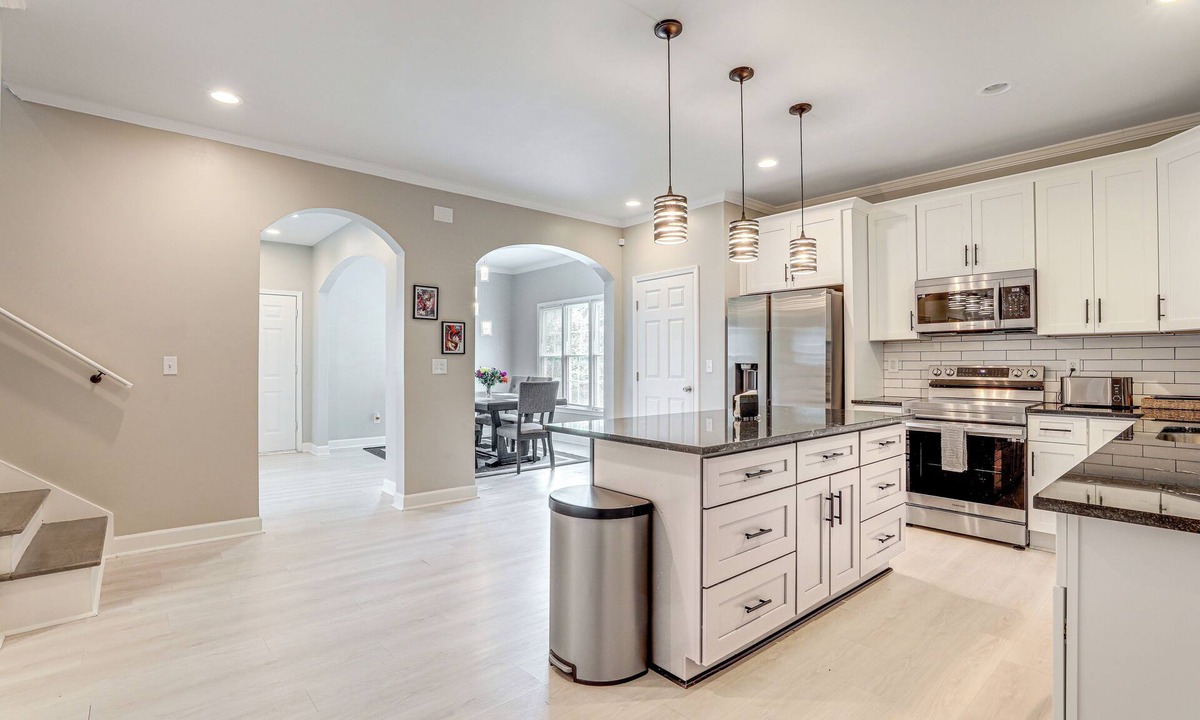Atlanta University Center Cottage | Walk to Mercedes-benz! Centrally Located ATL Base