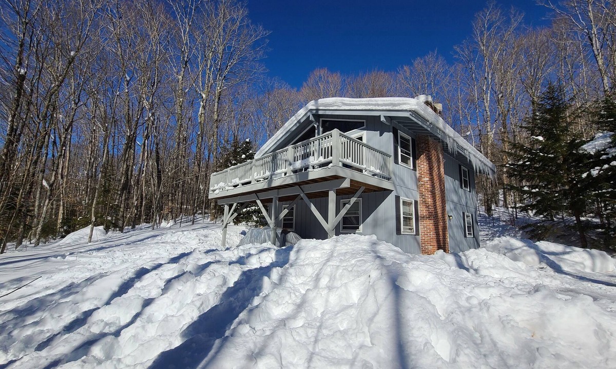 West Dover House | Walk To Mt. Snow - Recently updated - Open concept - Mountain views
