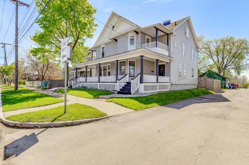 Niagara Falls House | Walk to Niagara Falls! Family Home w/Yard
