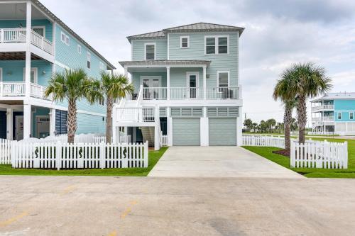 Beachside Village House | Walk to Ocean! Group Beach House in Galveston