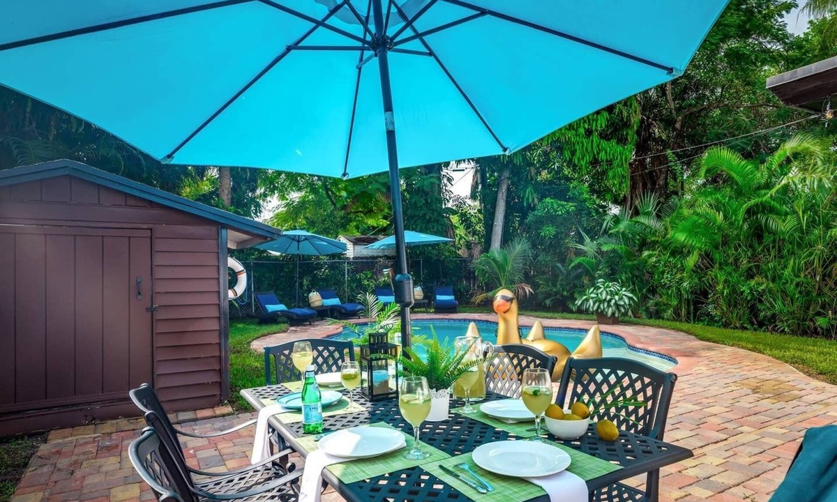 Flamingo Parks House | Walk to Palm Beach County Convention Center & Eats, Private Heated Pool + Beach