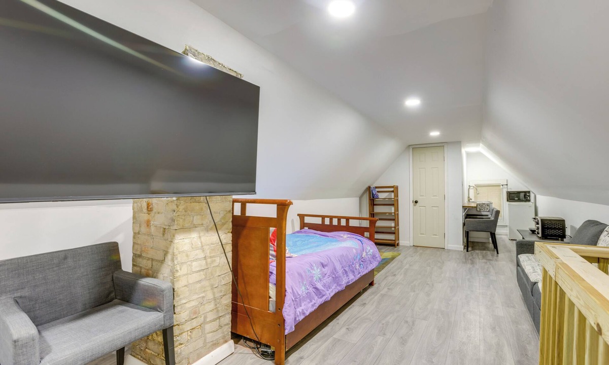 Westernport Apartment | Walk to Potomac River! Studio w/Shared Sauna