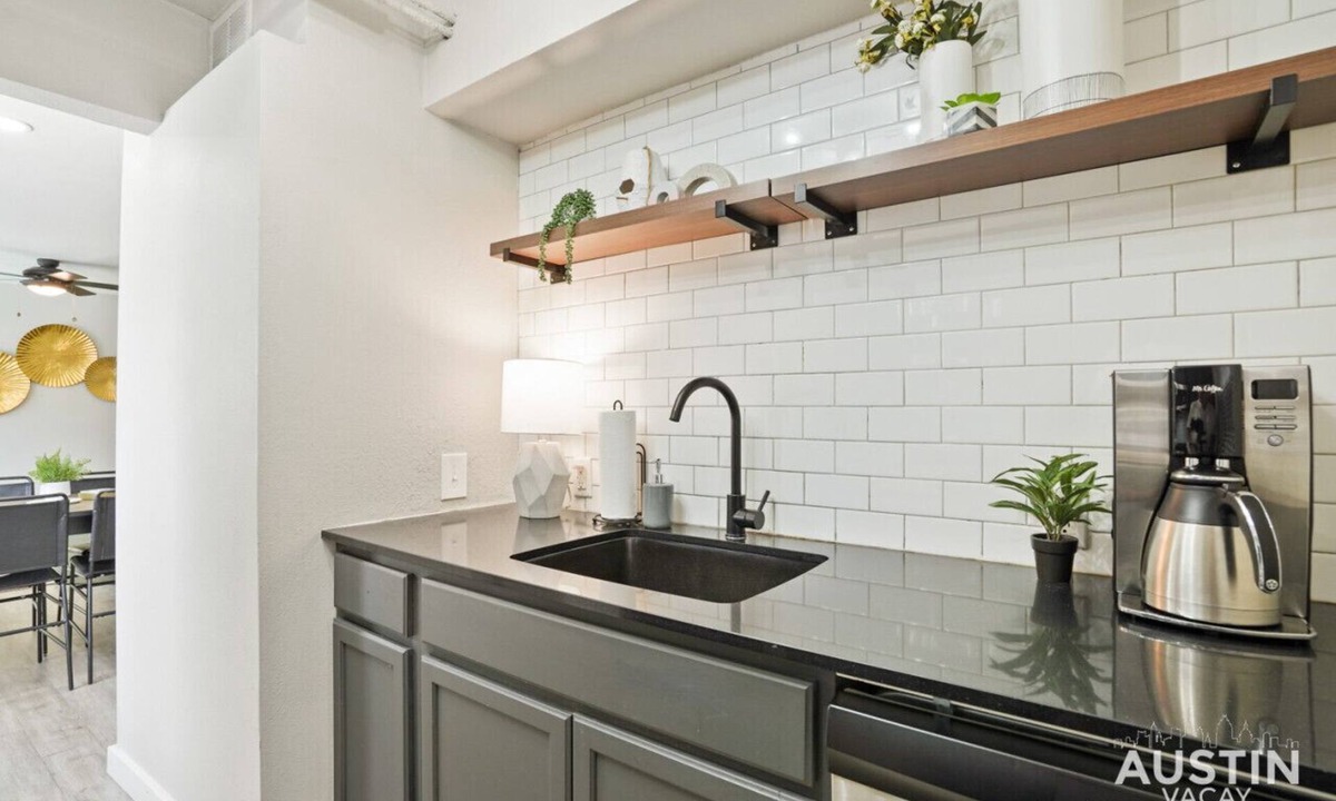 Brentwood Apartment | Walk to Restaurants or Cook in Subway Tile Kitchen